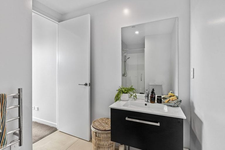 Photo of property in Frank Sargeson Apts, 302/80 Anzac Street, Takapuna, Auckland, 0622