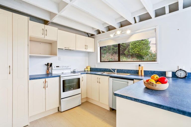 Photo of property in 42 Glenbervie Crescent, Massey, Auckland, 0614