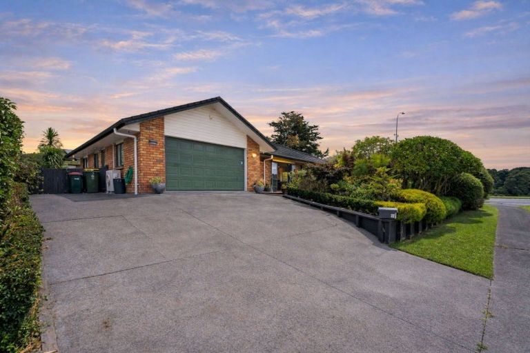 Photo of property in 52 Wattle Farm Road, Wattle Downs, Auckland, 2103