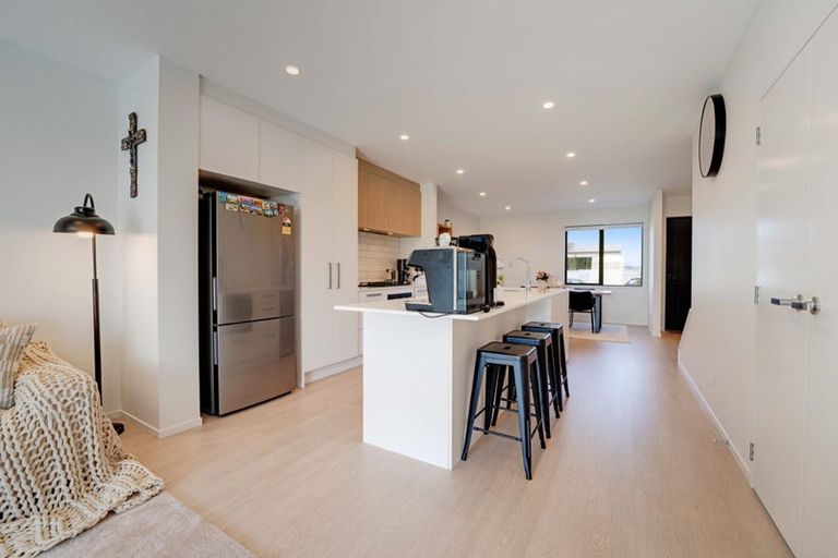 Photo of property in 6 George Cole Lane, Takanini, 2112