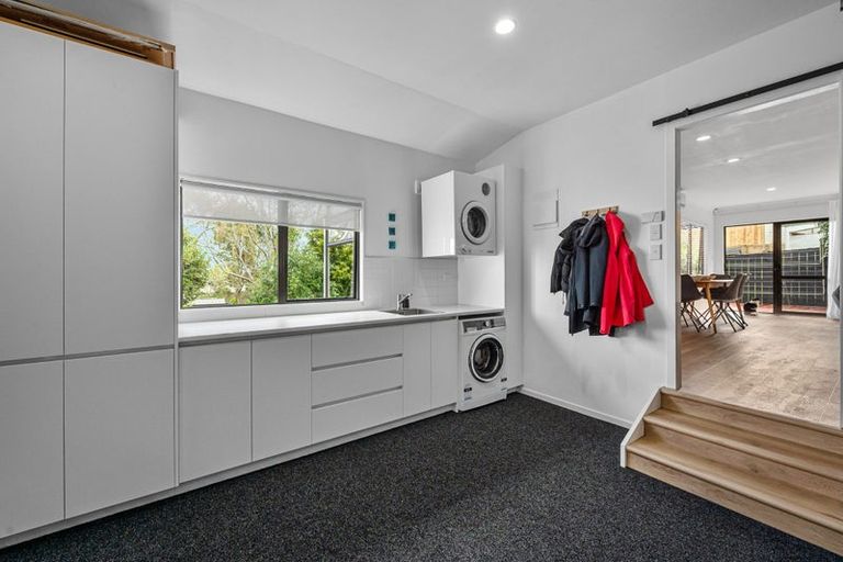 Photo of property in 51 Makiri Street, Helensville, 0800