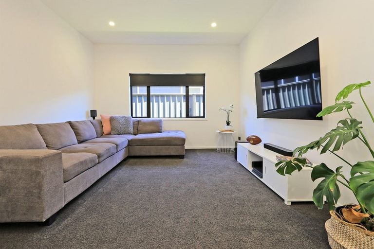 Photo of property in 27 Gee Place, Taradale, Napier, 4112