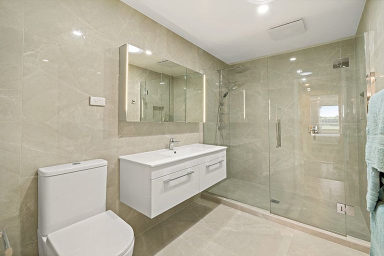 Photo of property in 15 Moki Place, Long Bay, Auckland, 0630