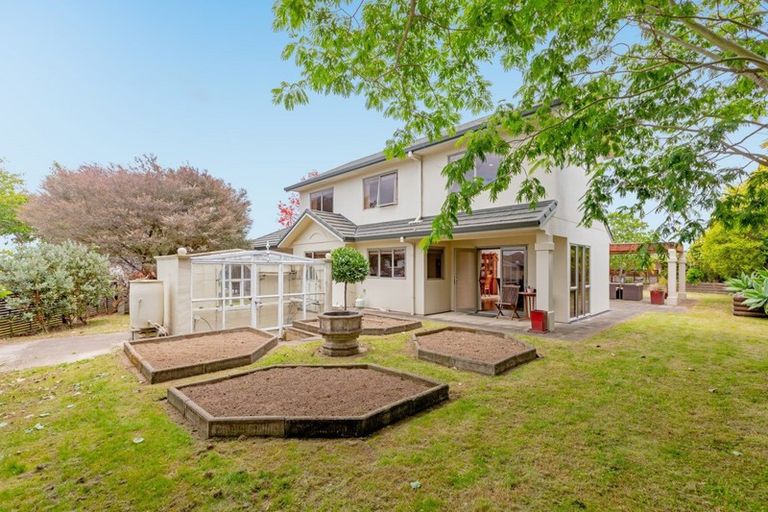 Photo of property in 2 Kildonan Place, Bethlehem, Tauranga, 3110