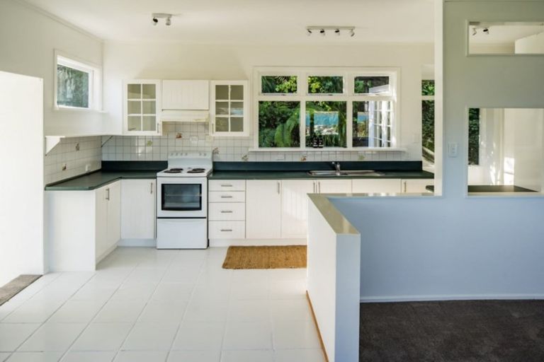 Photo of property in 84 Cluny Road, Plimmerton, Porirua, 5026