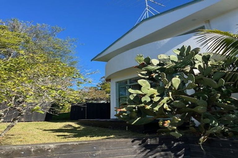 Photo of property in 15 Hague Place, Birkenhead, Auckland, 0626