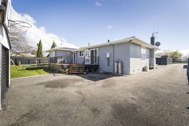 Photo of property in 14 Lewis Place, Highbury, Palmerston North, 4412