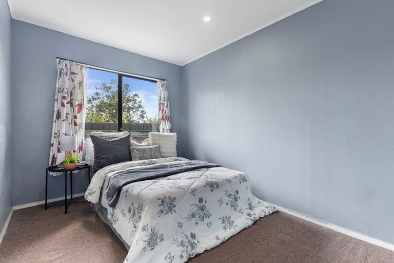 Photo of property in 2/16 Rice Crescent, Papakura, 2110