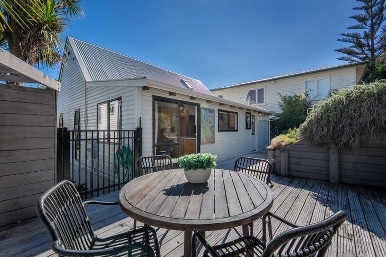 Photo of property in 27 Hastings Parade, Devonport, Auckland, 0624