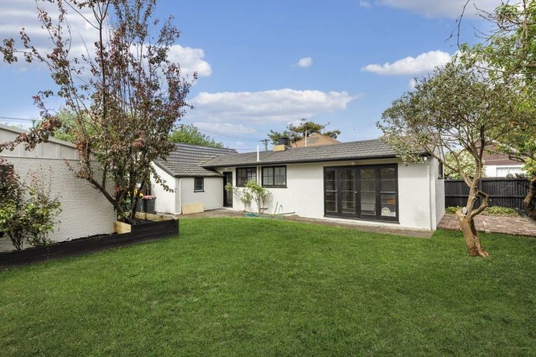 Photo of property in 37 Somerset Crescent, Spreydon, Christchurch, 8024