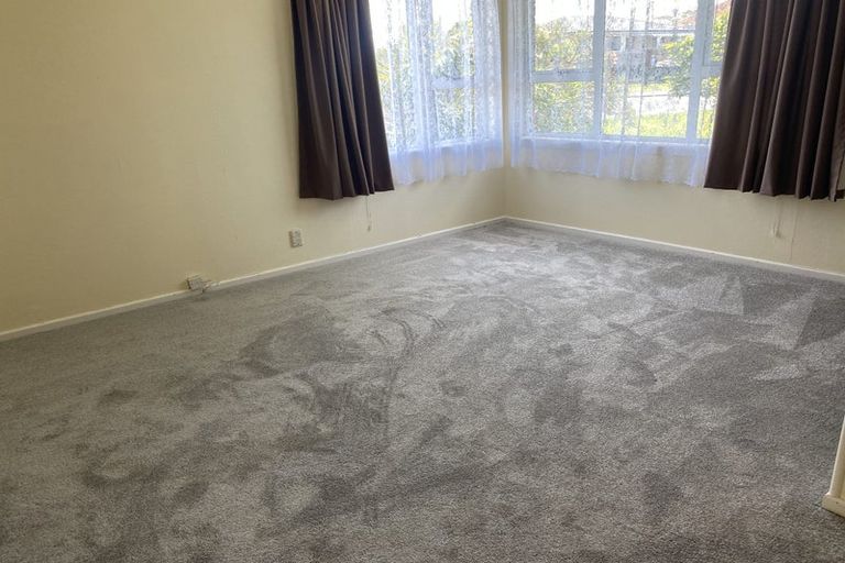 Photo of property in 10 Strid Road, Te Atatu South, Auckland, 0610