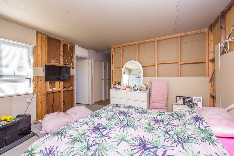 Photo of property in 6 Milwaukee Place, Glendene, Auckland, 0602