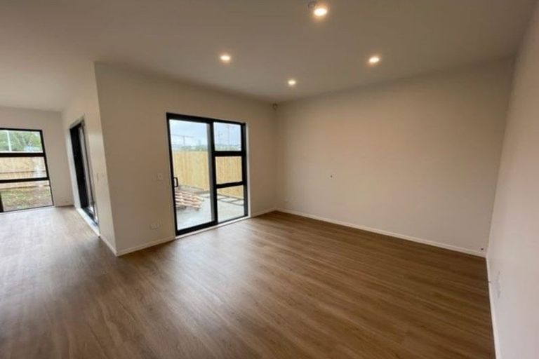 Photo of property in 17 Pilot Drive, Hobsonville, Auckland, 0616