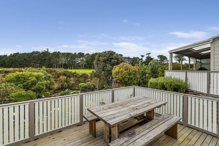 Photo of property in 18 Kawei Road, Ohawe, Hawera, 4671