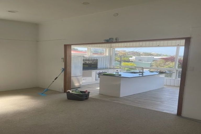 Photo of property in 60 Mortimer Terrace, Brooklyn, Wellington, 6021