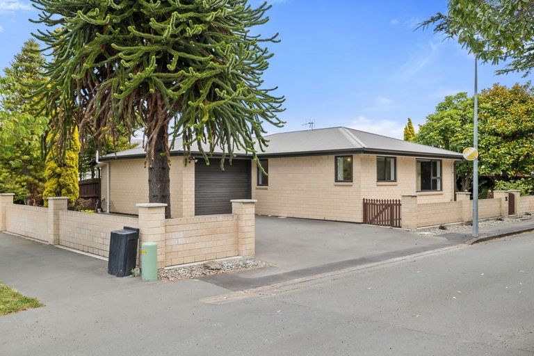 Photo of property in 1 Farm Lane, Parklands, Christchurch, 8083
