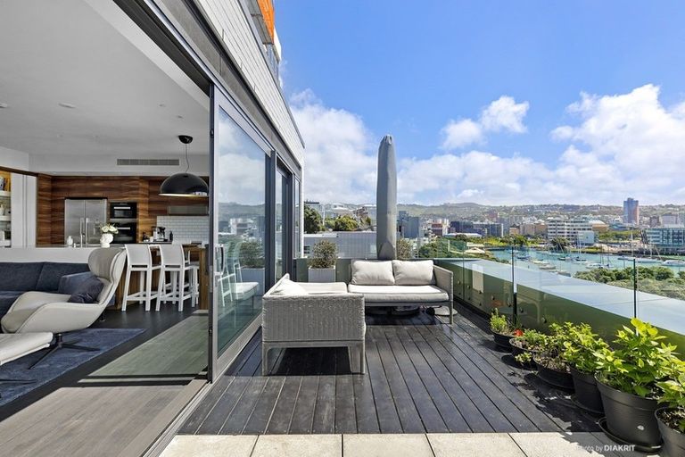 Photo of property in 150u5 Oriental Parade, Oriental Bay, Wellington, 6011