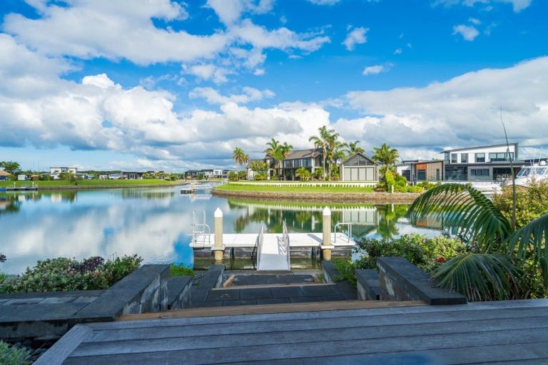 Photo of property in 25 Waitemata Drive, One Tree Point, 0118