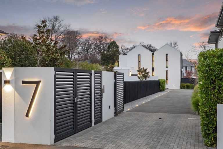 Photo of property in 7 Helmores Lane, Merivale, Christchurch, 8014