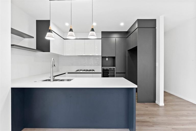 Photo of property in 4 Parton Road, Pukekohe, 2120