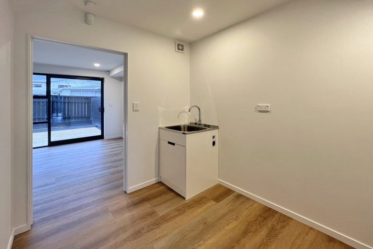 Photo of property in 3b Wilbur Place, Pakuranga Heights, Auckland, 2010