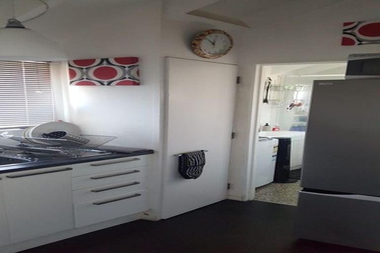 Photo of property in 18/125u Queens Drive, Lyall Bay, Wellington, 6022