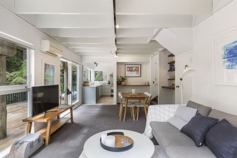 Photo of property in 12 Berne Place, Birkenhead, Auckland, 0626