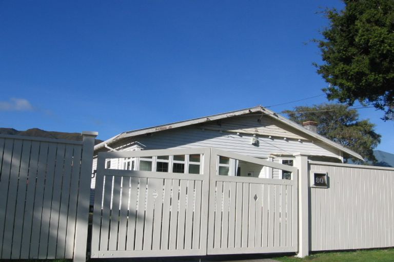 Photo of property in 80 Totara Crescent, Woburn, Lower Hutt, 5011