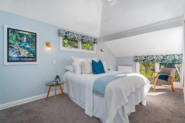 Photo of property in 50 Garden Road, Northland, Wellington, 6012