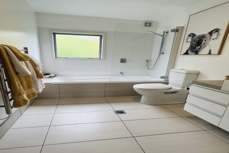 Photo of property in 44 Saddleback Grove, Karori, Wellington, 6012