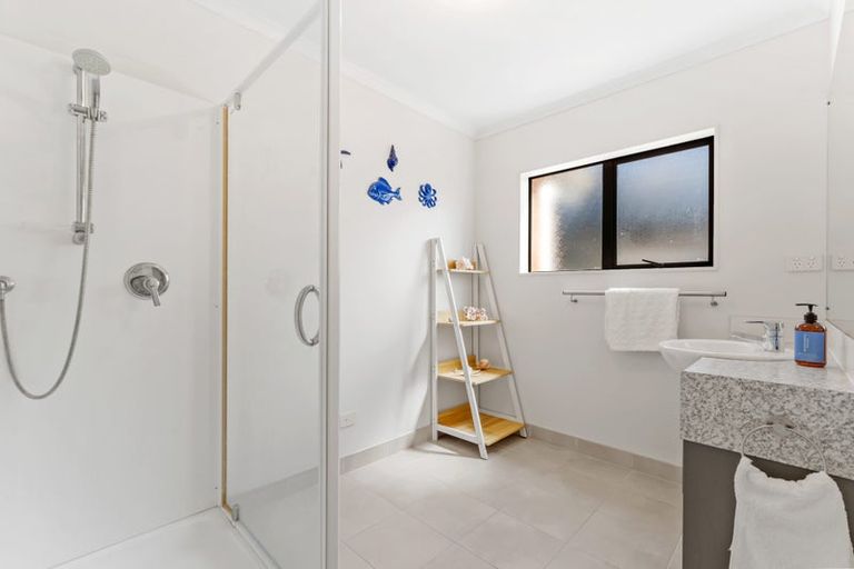 Photo of property in 11 Barrier View Road, Leigh, 0985