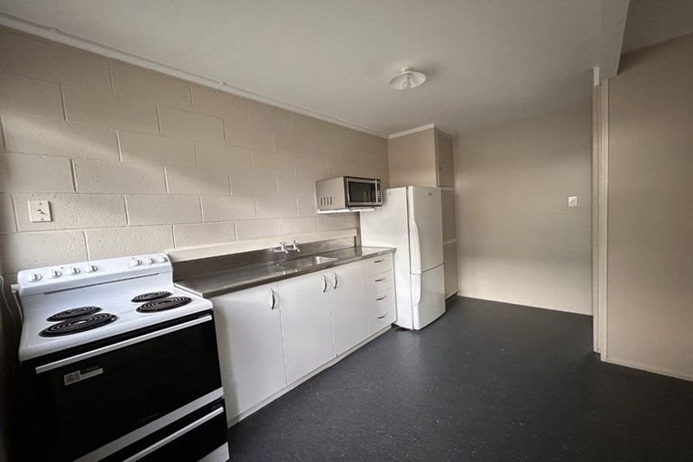 Photo of property in 6/7 Newnham Terrace, Upper Riccarton, Christchurch, 8041