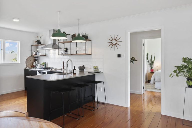 Photo of property in 8 Copley Street, New Lynn, Auckland, 0600