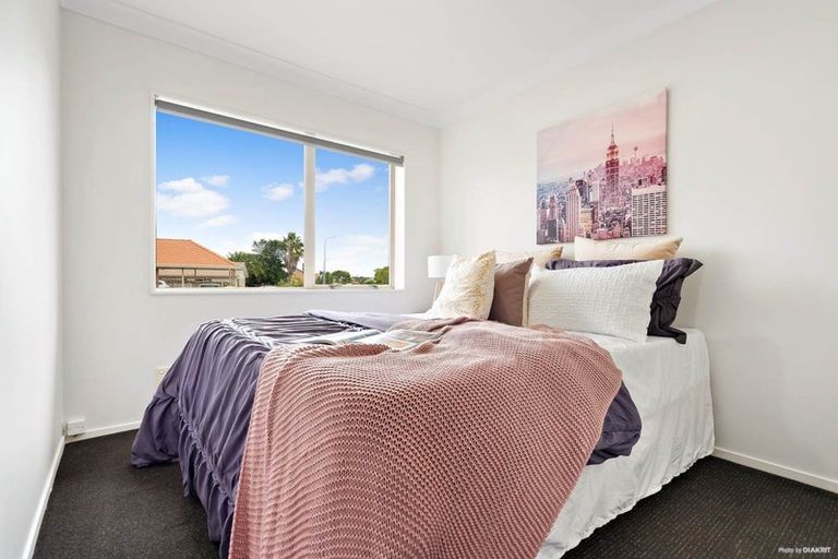 Photo of property in 2 Tullis Place, Burswood, Auckland, 2013