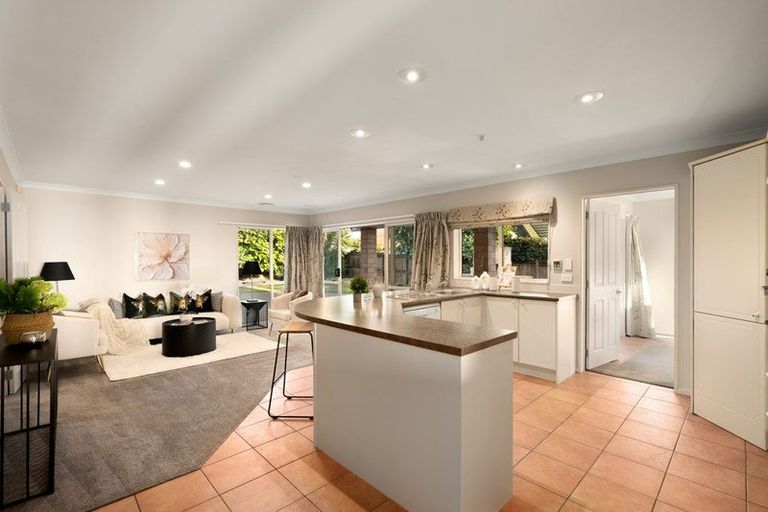 Photo of property in 5 Castlehill Court, Wattle Downs, Auckland, 2103