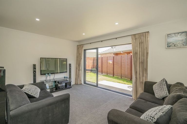 Photo of property in 2 Mayfair Close, Whitianga, 3510