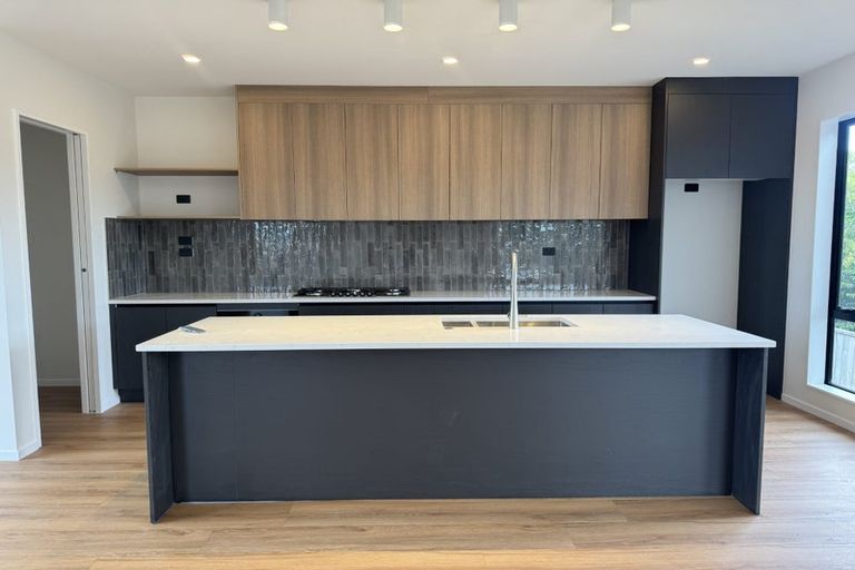 Photo of property in 13a Rock Isle Road, Torbay, Auckland, 0630