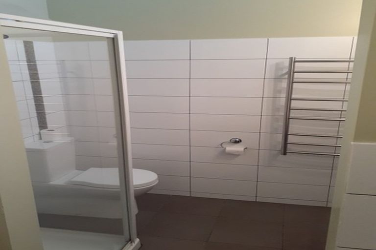 Photo of property in The Triangle, 4/33 Halswater Drive, Churton Park, Wellington, 6037