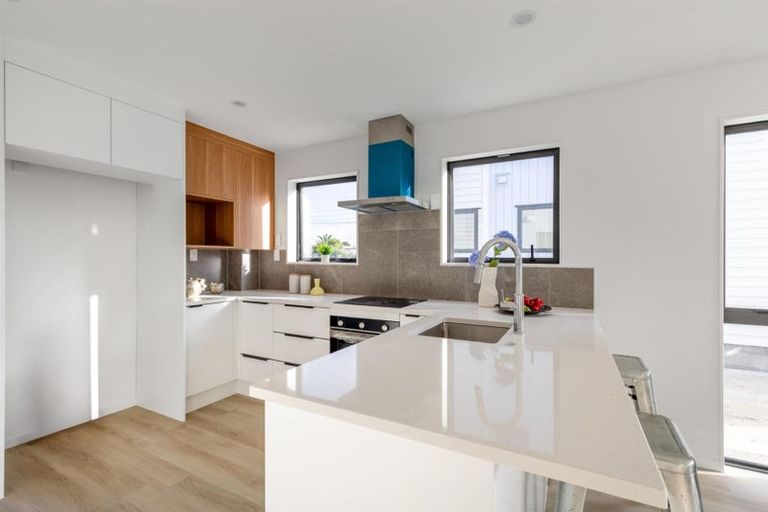 Photo of property in 62 Peninsula Road, Mangere, Auckland, 2022