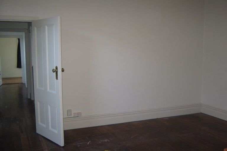 Photo of property in 36 Rolleston Street, Mount Cook, Wellington, 6021