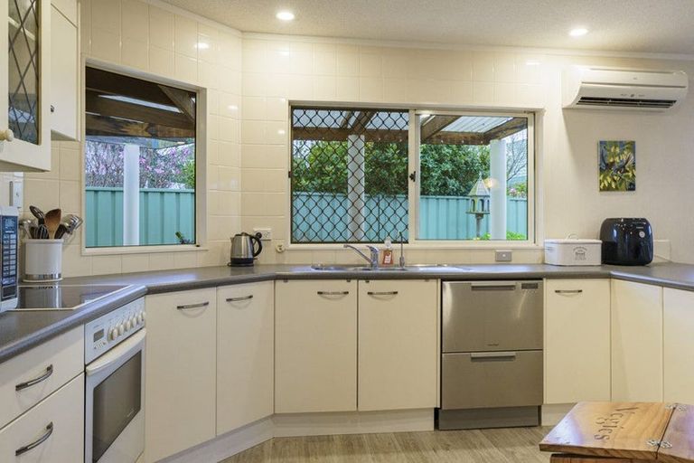 Photo of property in 11b Cheval Place, Taradale, Napier, 4112