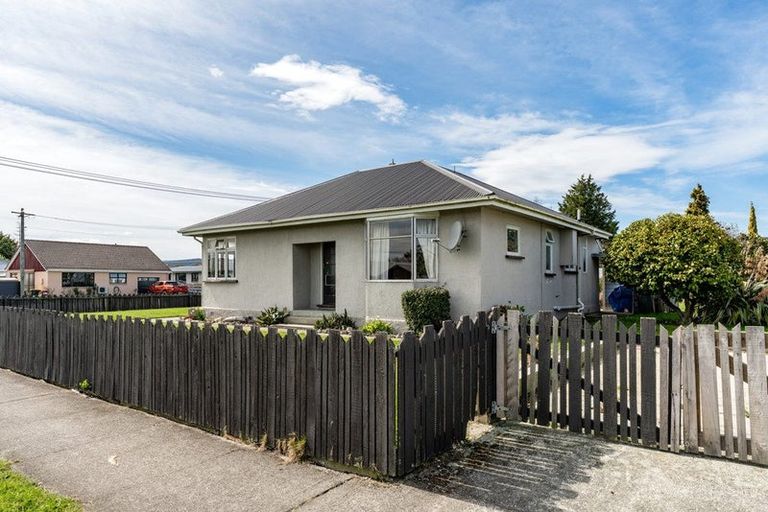 Photo of property in 9 Ossian Street, Milton, 9220