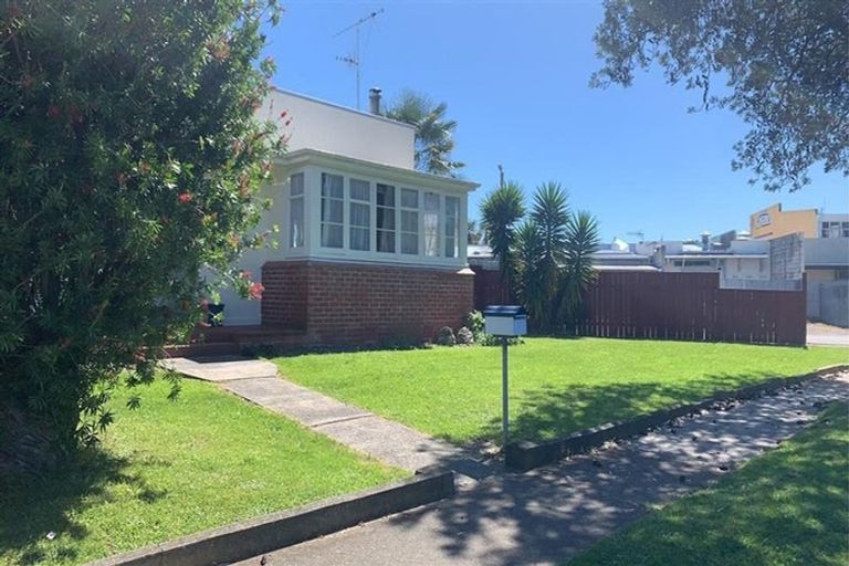 Photo of property in 1 Bedford Road, Marewa, Napier, 4110