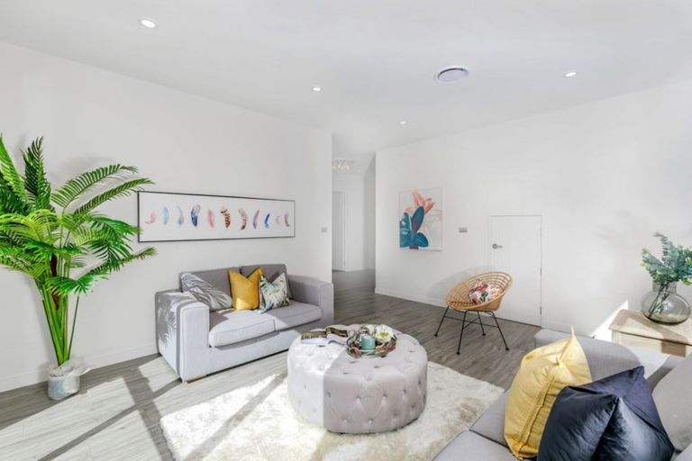 Photo of property in 6 Rauaruhe Road, Karaka, Papakura, 2113