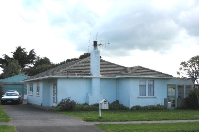 Photo of property in 33 Manuka Street, Castlecliff, Whanganui, 4501