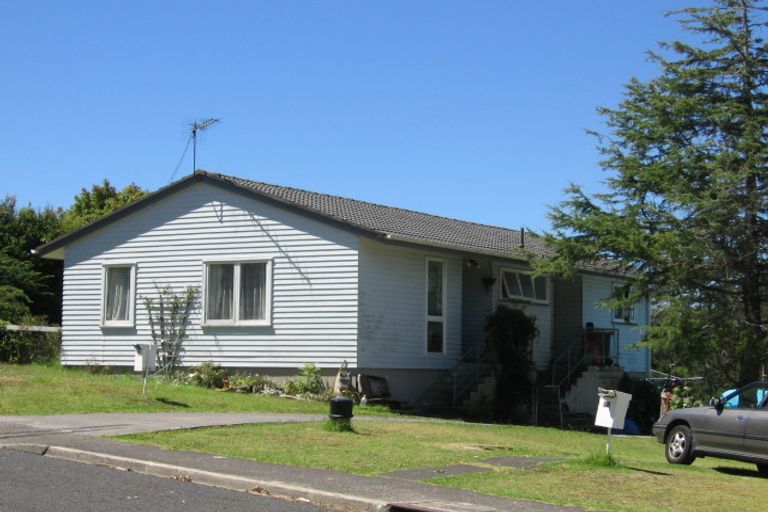 Photo of property in 29 Lysander Crescent, Beach Haven, Auckland, 0626