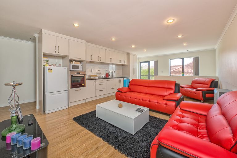 Photo of property in 51 Saralee Drive, Manurewa, Auckland, 2105