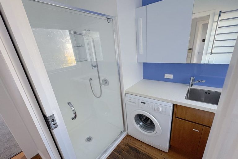 Photo of property in 69 Moana Road, Kelburn, Wellington, 6012