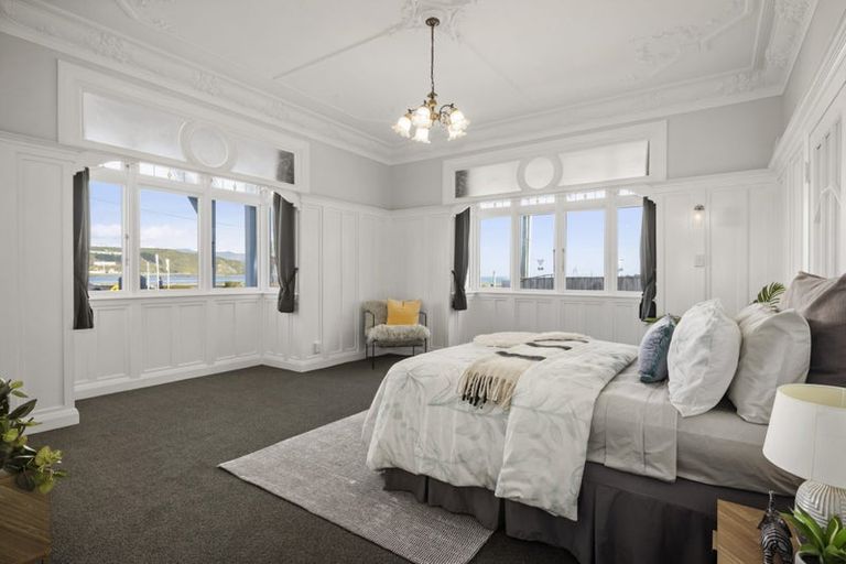 Photo of property in 212 Queens Drive, Lyall Bay, Wellington, 6022