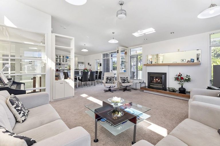 Photo of property in Dorset Cove, 90 Burnham Street, Seatoun, Wellington, 6022